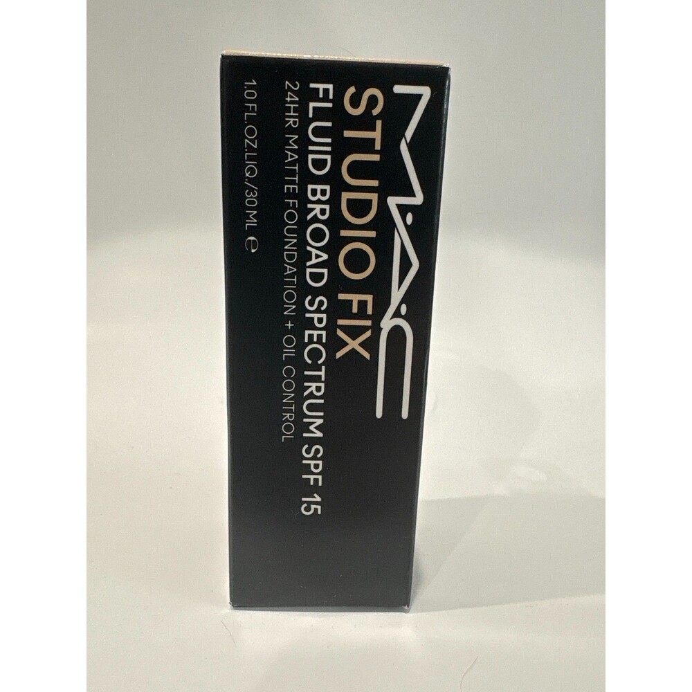 MAC Studio Fix Fluid Foundation SPF 15 NC15 1.0 oz 30ml New In Box